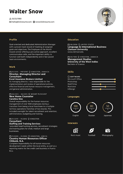 Midnight resume template made by Kickresume resume builder