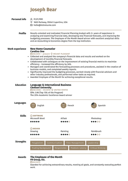 White resume template made by Kickresume resume builder